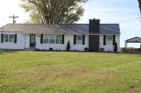 Holland Hideaway, Newly remodeled, less than 5 miles from The Ark Encounter - 4-Star