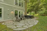 100 Private Beach Frontage on LK MI Hot Tub - Villas