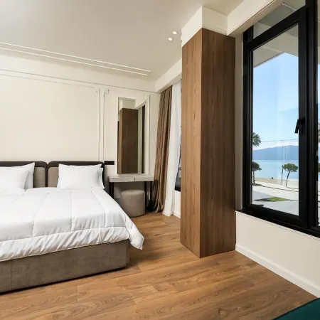 Hotel Adore