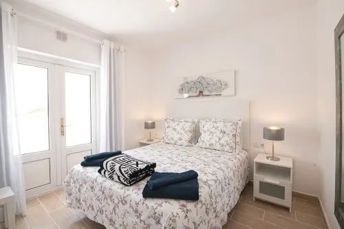 Newly renovated penthouse in a complex with pool on the seafront - 2-Star