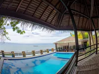 Blue Ribbon Dive Resort - balcony
