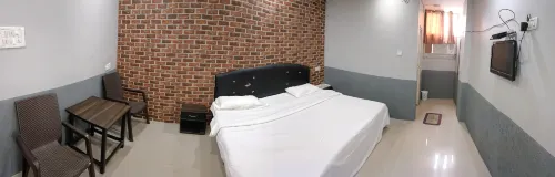 Hotel Dcm Residency - Parking