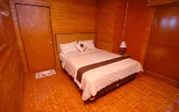 Villa ChavaMinerva Kayu Ciater with Private Pool - balcony