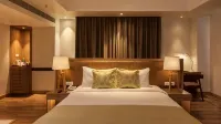 Lemon Tree Premier, Patna - Swimmingpools
