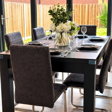 Stylish 5-Bedrm | Parking | Pool Table | Sleeps 12