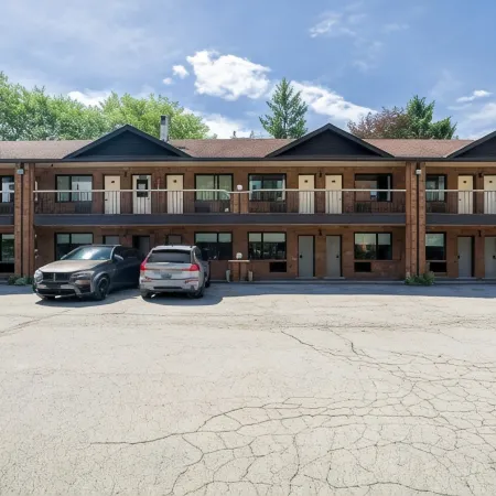 Toronto Lakeshore Hotel