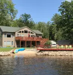 RELAXING FAMILY RETREAT ON SECORD LAKE - 3-Star