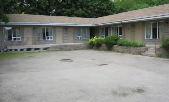 Clarkson Village Motel