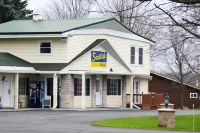 Scottish Inns Potsdam Отели в г. Кантон