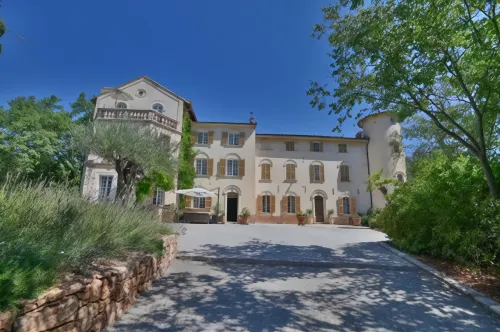 Château de Taradel Hotels in Taradeau