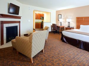 Holiday Inn Express & Suites Mount Airy