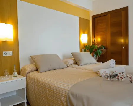 Sagitario Hostal Ciutadella シウタデリャのホテル