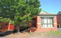 Mount Waverley Townhouses Hotels in 