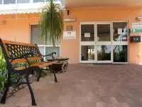 Alatai Holiday Apartments Hotels in Parap