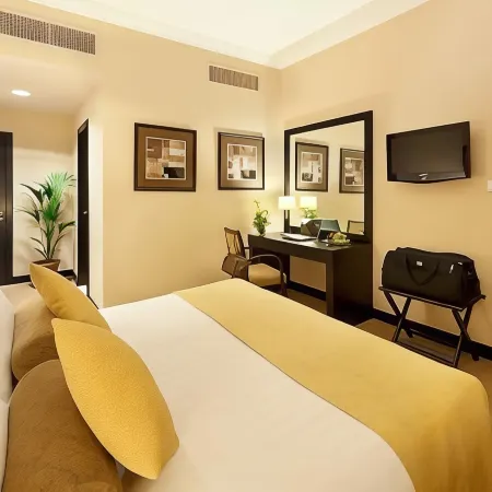 Al Manzel Hotel Apartments Отели рядом с достопримечательностью «Абу-Даби»