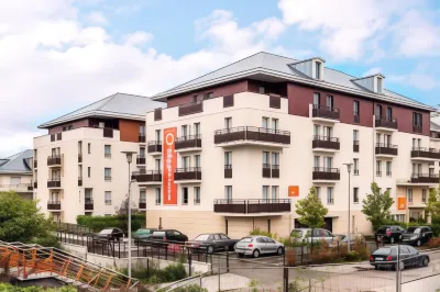 Aparthotel Adagio Access Carrières-Sous-Poissy فنادق في بويسي