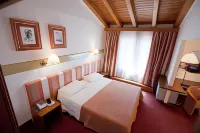 Eurohotel Palace Maniago Các khách sạn ở Vivaro