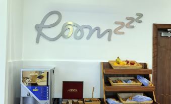 Roomzzz Leeds City West