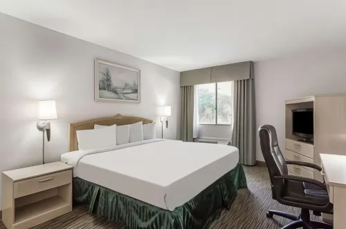 Days Hotel by Wyndham Peoria Glendale Area Hotels in Peoria