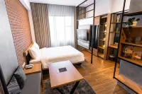 Loa Living Solo Baru - parking