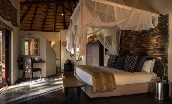 Pondoro Game Lodge