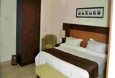 De Brass Suites Hotel - Deluxe Hotels near Berger Roundabout