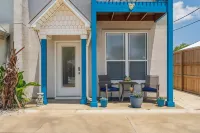 Beach Walkers 2 Bedroom Cottage Hotel dekat Florida State University Panama City