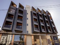 Jeonju Ruel Hotel Deokjin Park Main Branch فنادق في 