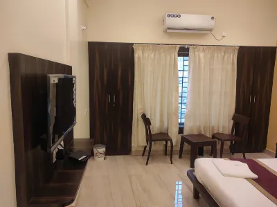 Hotel Deepak Executive, Ganpatipule 갠파티 풀 호텔