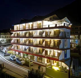New Harmony Inn