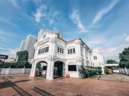 Seriental Hotel Отели рядом с достопримечательностью «Blue Whale Cruise Sdn. Bhd. - Penang»