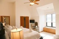 The Horse Shoe Farm Hotels in Boyd