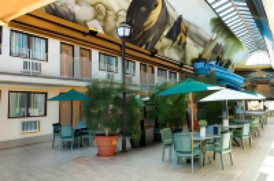 Days Inn by Wyndham Lethbridge