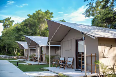Kadena Glamping Dive Resort - Muna Island Các khách sạn ở Wolio