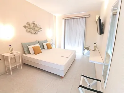 Akrogiali Hotels in Skala