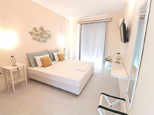 Akrogiali Hotels in Agistri Town