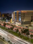 Adagio Aparthotel Jeddah Malik Road Отели рядом с достопримечательностью «Al Tawheed Square»