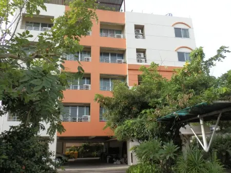 Sandy Serviced Apartment
