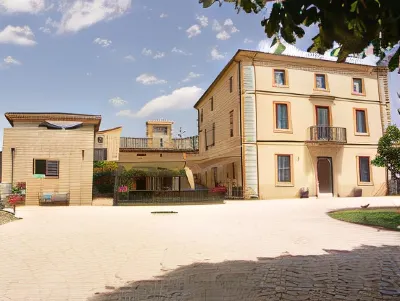 Domaine Saint Martin Hôtels à : Castillon-du-Gard