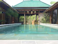 Watukarung Ristu Homestay - Bãi đậu xe