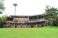 Bamboo And Bricks Resort Hotels in Varoti Kh.