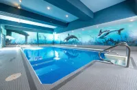 Anchor Inn and Suites - piscina