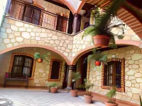 Hotel Santa Irene Hotel dekat Piramide Tepanapa