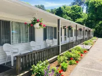 Sesuit Harbor House Hotel di Brewster