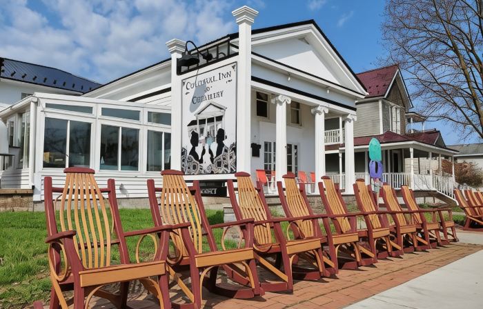 The Colonial Inn & Creamery