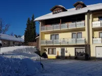 Ferienwohnung im Bayerischen Wald mit Balkon Hotels in der Nähe von Schloßbräu Drachselsried Richard Bruckmayer GmbH & Co. KG