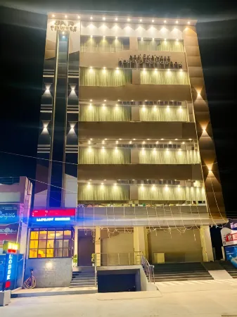 Pph Living Gnr Grand Luxury Rooms Отели рядом с достопримечательностью «Boyakonda Gangamma Temple»