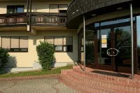 Tennis- Und Freizeitzentrum Neudörfl Hotel di Wiener Neustadt