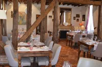 Logis Hôtel Auberge du Cheval Blanc Hotels in La Ferté-Saint-Aubin