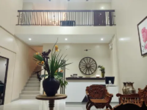 B&S Orchids Suites Hotel โรงแรมในดีโปโลก